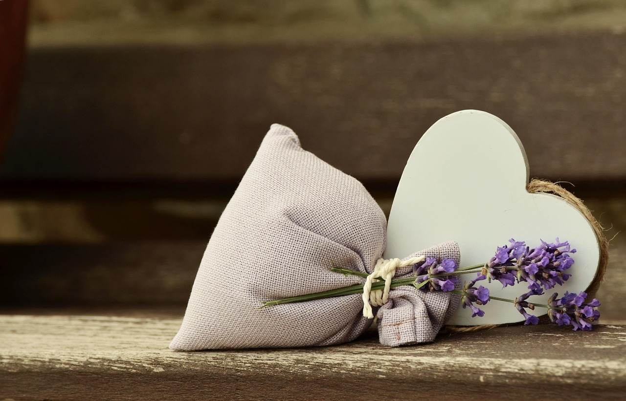 Hand-Stitched Lavender Sachets: A Simple Afternoon Craft