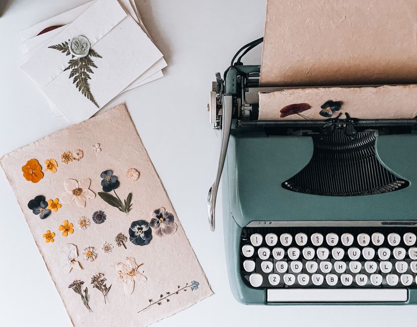 Pressed Flowers and Paper: A Beginner's Guide to Vintage Botanicals